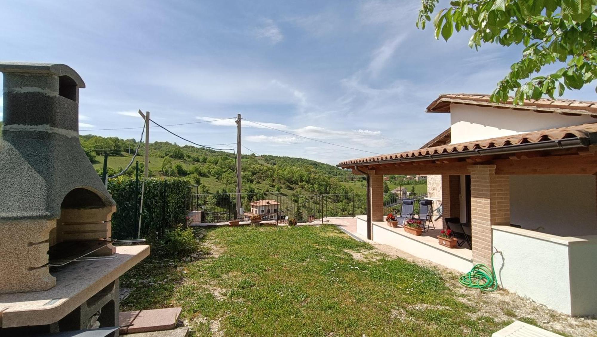 Il Fiordaliso Apartment Preci Exterior photo